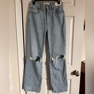 Abercrombie & Fitch The 90’s Relaxed Jean High Rise